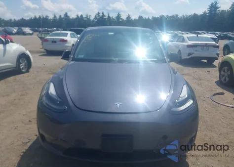 2023 Tesla Model Y Performance Dual Motor All-Wheel Drive z USA, uszkodzony, nr VIN 7SAYGDEF9PF614739